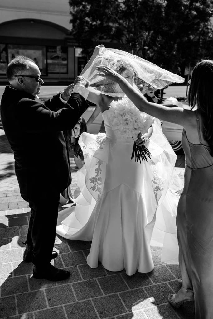 ALLSAINTALLSAINTS-CATHOLIC-CHURCH-LIVERPOOL-SYDNEY-WEDDING-PHOTOGRAPHY-ANELLOWEDDINGS-BRIDES-CAR