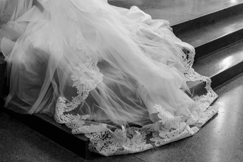 ALLSAINTS-CATHOLIC-CHURCH-LIVERPOOL-SYDNEY-WEDDING-PHOTOGRAPHY-ANELLOWEDDINGS-FATHER-WEDDING-DRESS-DETAILS