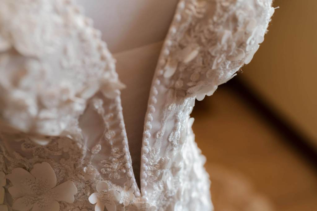 ANELLOWEDDINGS-SYDNEY-CANDID-PHOTOGRAPHER-WEDDING-DRESS-DETAILS