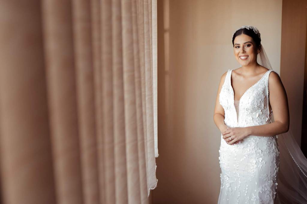 ANELLOWEDDINGS-SYDNEY-CANDID-PHOTOGRAPHER-BRIDES-HOUSE-BRIDE-POSES