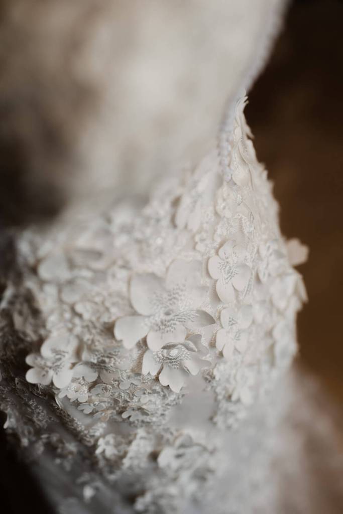 ANELLOWEDDINGS-SYDNEY-CANDID-PHOTOGRAPHER-WEDDING-DRESS-DETAILS