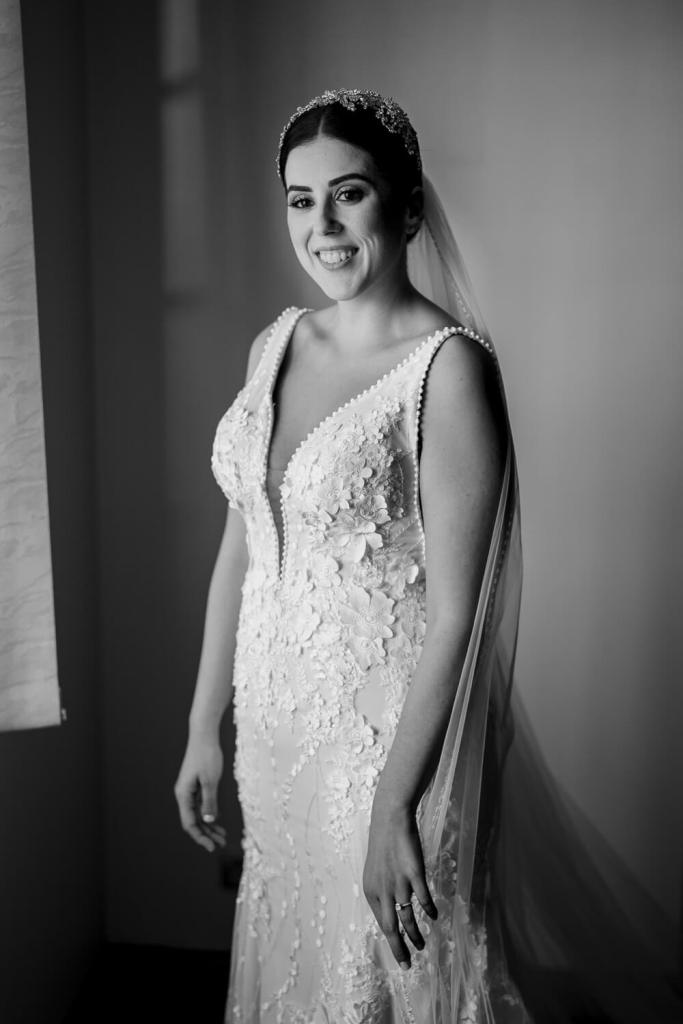 ANELLOWEDDINGS-SYDNEY-CANDID-PHOTOGRAPHER-BRIDES-HOUSE-BLACK-AND-WHITE-BRIDE