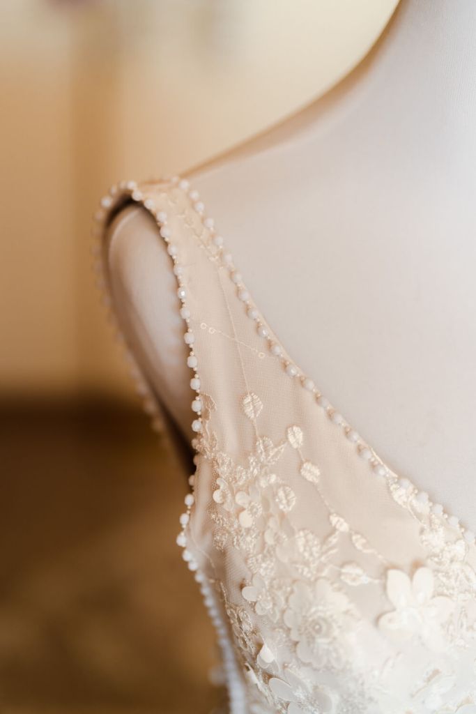 ANELLOWEDDINGS-SYDNEY-CANDID-PHOTOGRAPHER-DRESS-MANNEQUIN