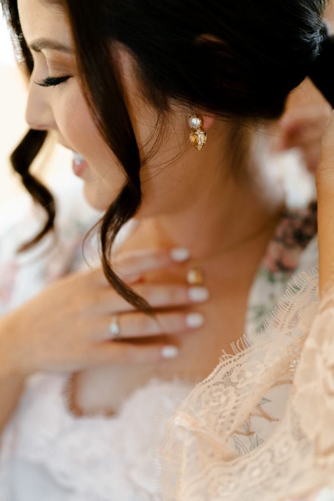 ANELLOWEDDINGS-SYDNEY-CANDID-PHOTOGRAPHER-BRIDESMAIDS-EARINGS