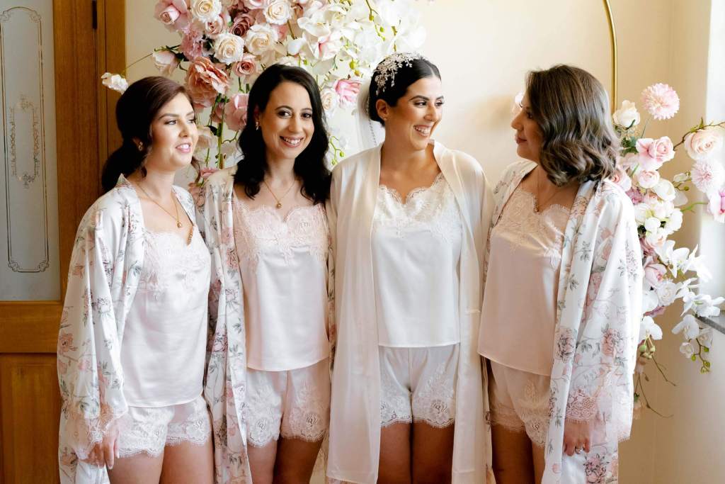 ANELLOWEDDINGS-SYDNEY-CANDID-PHOTOGRAPHER-BRIDESMAID-ROBES
