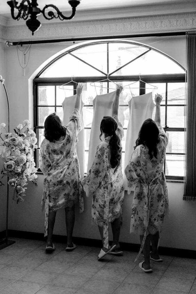 ANELLOWEDDINGS-SYDNEY-CANDID-PHOTOGRAPHER-BRIDESMAIDS-DRESSES