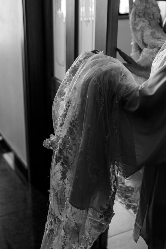 ANELLOWEDDINGS-SYDNEY-CANDID-PHOTOGRAPHER-BRIDESMAIDS-COUTURE-DRESS