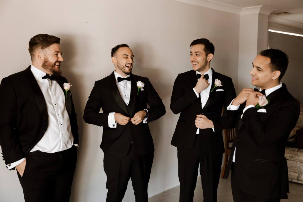 ANELLOWEDDINGS-SYDNEY-PHOTOGRAPHER-GROOMS-FLOWERS