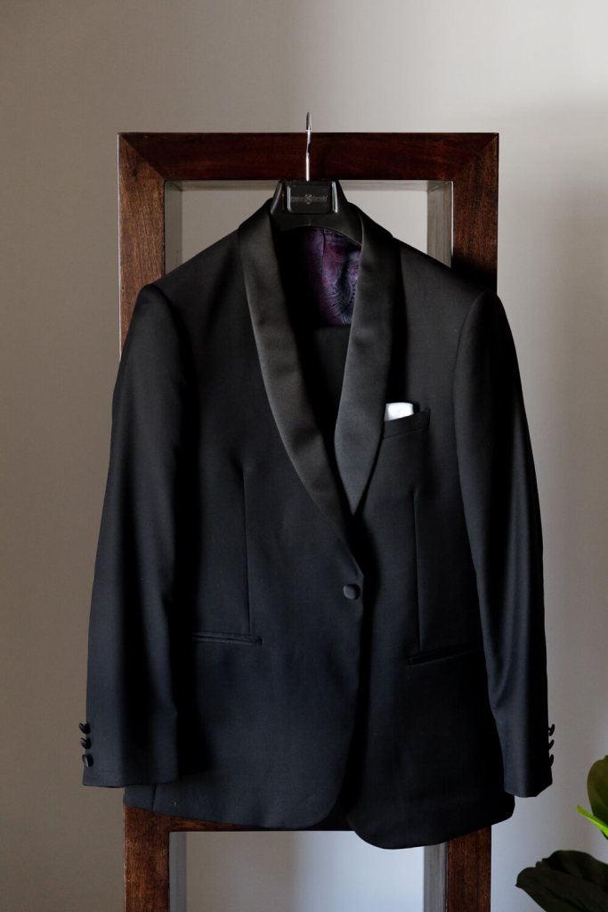 ANELLOWEDDINGS-SYDNEY-PHOTOGRAPHER-GROOMS-HOUSE-ROMAN-DANIELS-SUIT