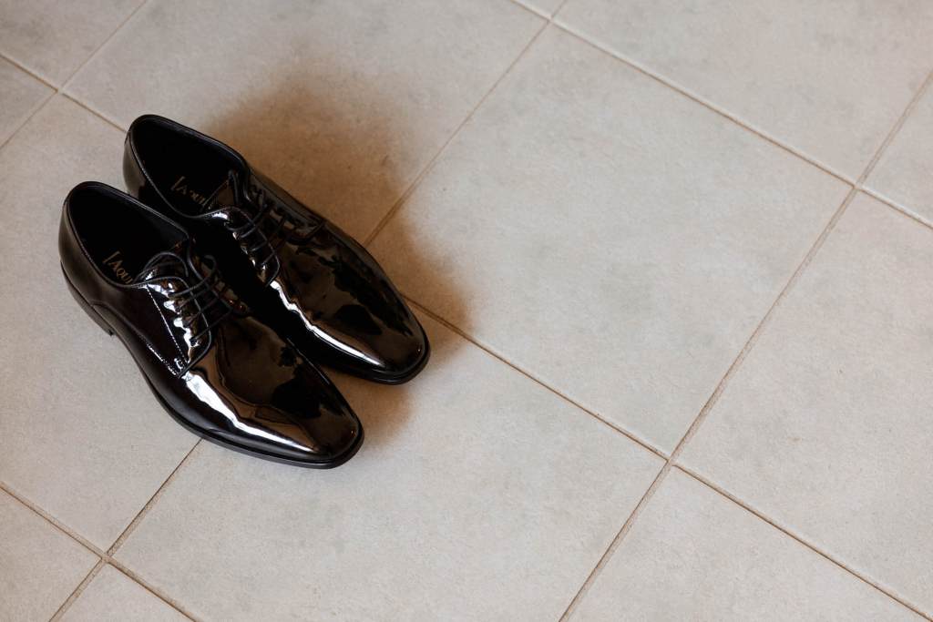 ANELLOWEDDINGS-SYDNEY-PHOTOGRAPHER-GROOMS-HOUSE-ROMAN-DANIELS-WEDDING-SHOES