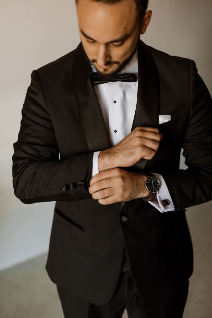 ANELLOWEDDINGS-SYDNEY-PHOTOGRAPHER-GROOM-SUIT