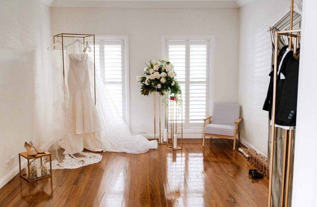 SYDNEY-WEDDING-PHOTOGRAPHY-BRIDES-HOUSE-HIRE-DRESS