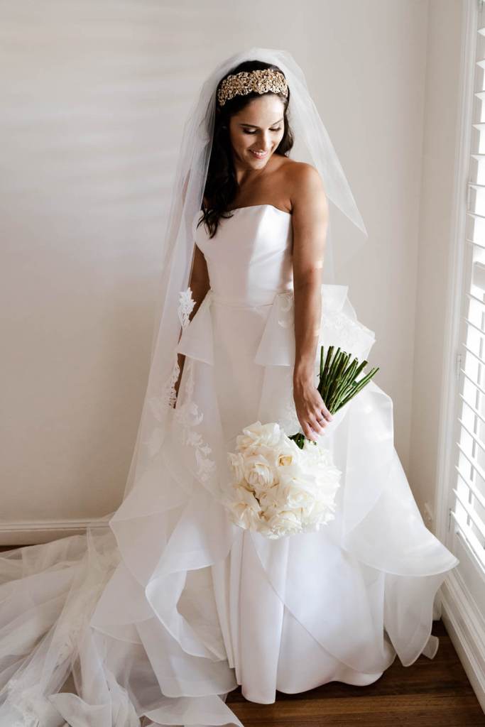 SYDNEY-WEDDING-PHOTOGRAPHY-WHITE-ROSES-BOUQUET