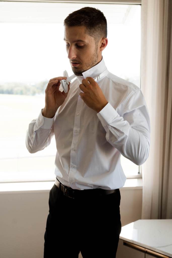 ANELLOWEDDINGS-SYDNEY-WEDDINGS-WILLIAM-INGLIS-HOTEL-BOWTIE