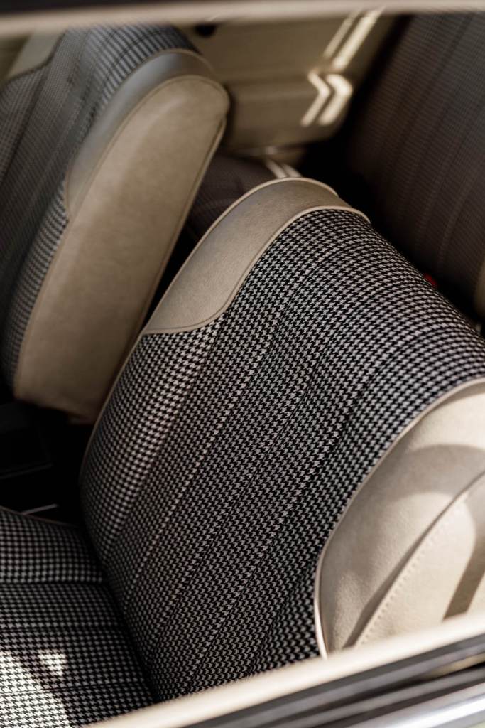 SYDNEY-WEDDING-PHOTOGRAPHY-CLASSIC-BRIDESMAIDS-WEDDING-CARS-SYDNEY