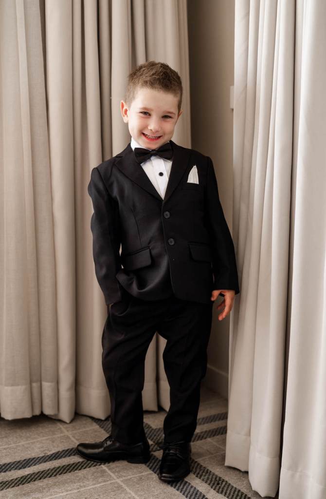 ANELLOWEDDINGS-SYDNEY-WEDDINGS-WILLIAM-INGLIS-HOTEL-PAGEBOY