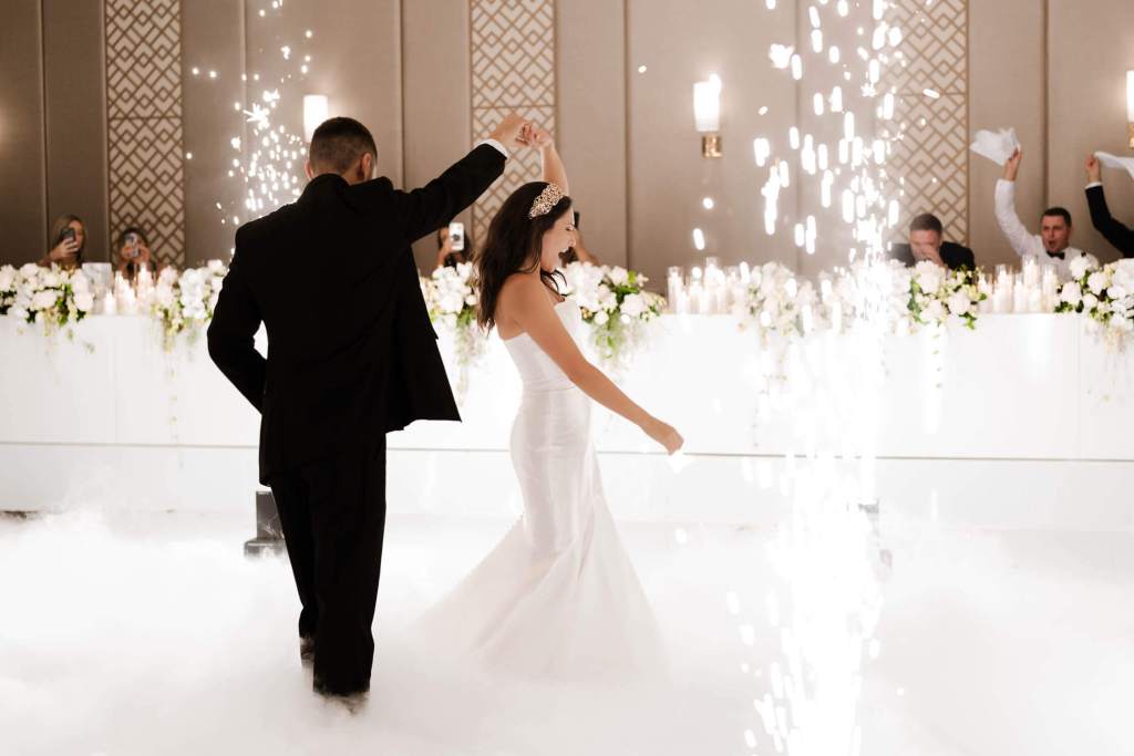 NOVELLA-ON-THE-PARK-ABBOTSBURY-SYDNEY-WEDDING-PHOTOGRAPHER-ANELLOWEDDINGS-FIRST-DANCE-SONGS