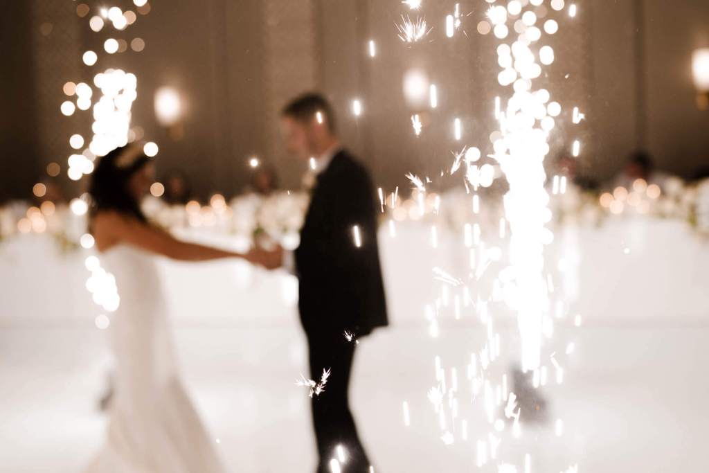 NOVELLA-ON-THE-PARK-ABBOTSBURY-SYDNEY-WEDDING-PHOTOGRAPHER-ANELLOWEDDINGS-WEDDING-SPARKLERS