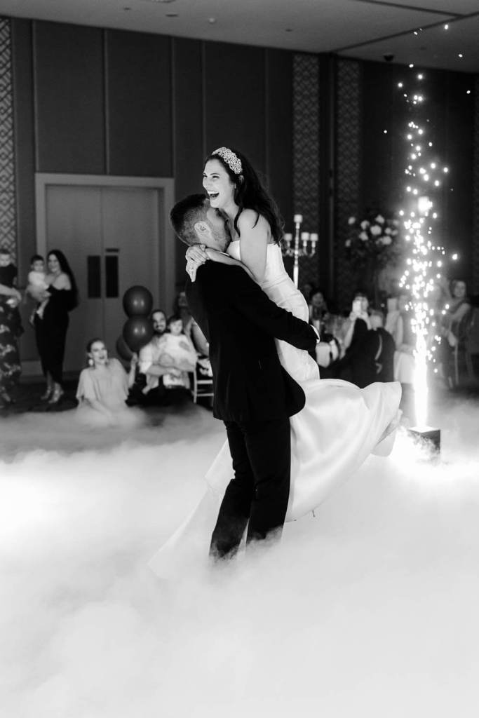 NOVELLA-ON-THE-PARK-ABBOTSBURY-SYDNEY-WEDDING-PHOTOGRAPHER-ANELLOWEDDINGS-WEDDING-SPARKLERS