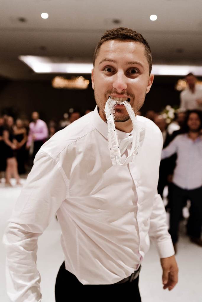 NOVELLA-ON-THE-PARK-ABBOTSBURY-SYDNEY-WEDDING-PHOTOGRAPHER-ANELLOWEDDINGS-GARTER-THROW