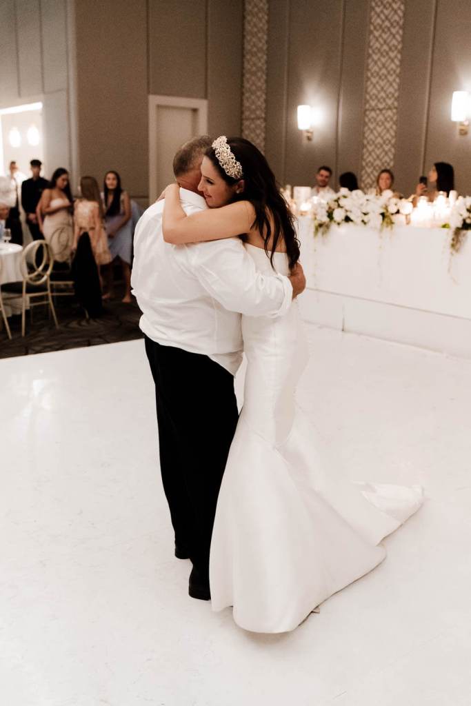 NOVELLA-ON-THE-PARK-ABBOTSBURY-SYDNEY-WEDDING-PHOTOGRAPHER-ANELLOWEDDINGS-FATHER-DAUGHTER-DANCE