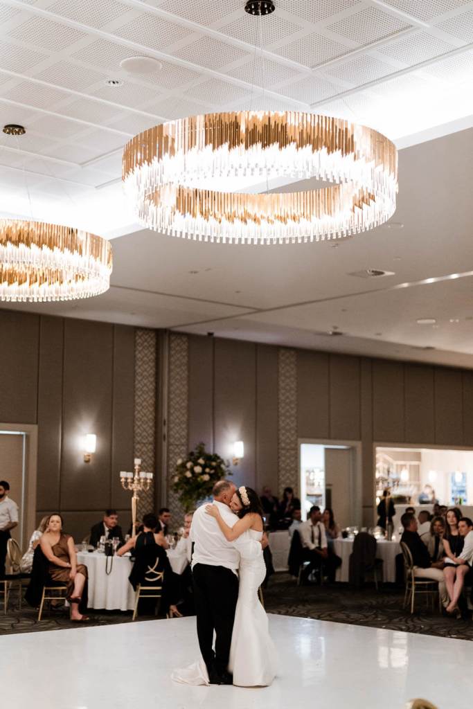 NOVELLA-ON-THE-PARK-ABBOTSBURY-SYDNEY-WEDDING-PHOTOGRAPHER-ANELLOWEDDINGS-FATHER-DAUGHTER-DANCE