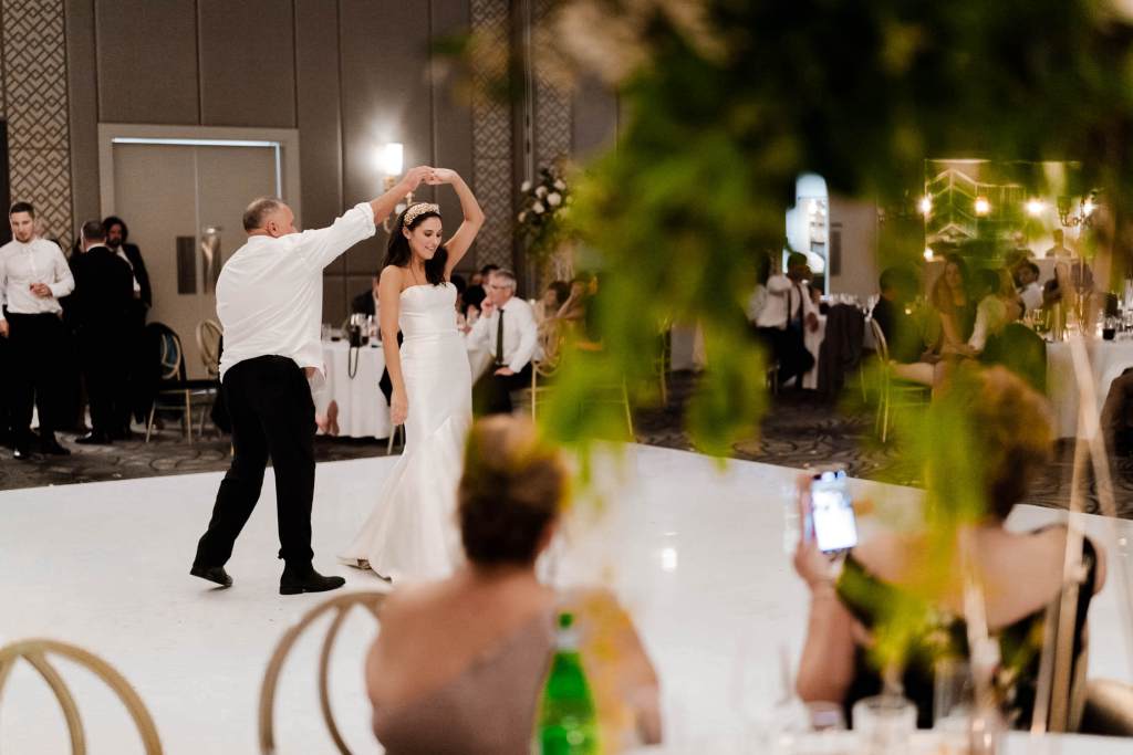 NOVELLA-ON-THE-PARK-ABBOTSBURY-SYDNEY-WEDDING-PHOTOGRAPHER-ANELLOWEDDINGS-FATHER-DAUGHTER-DANCE