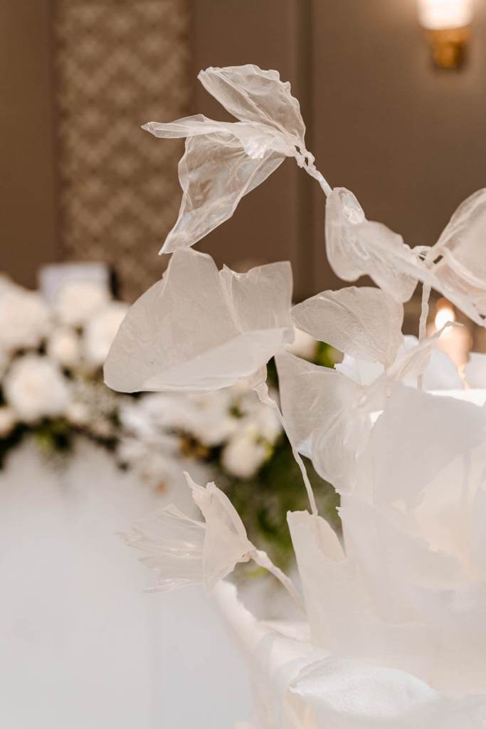 NOVELLA-ON-THE-PARK-ABBOTSBURY-SYDNEY-WEDDING-PHOTOGRAPHER-ANELLOWEDDINGS-WEDDING-CAKE