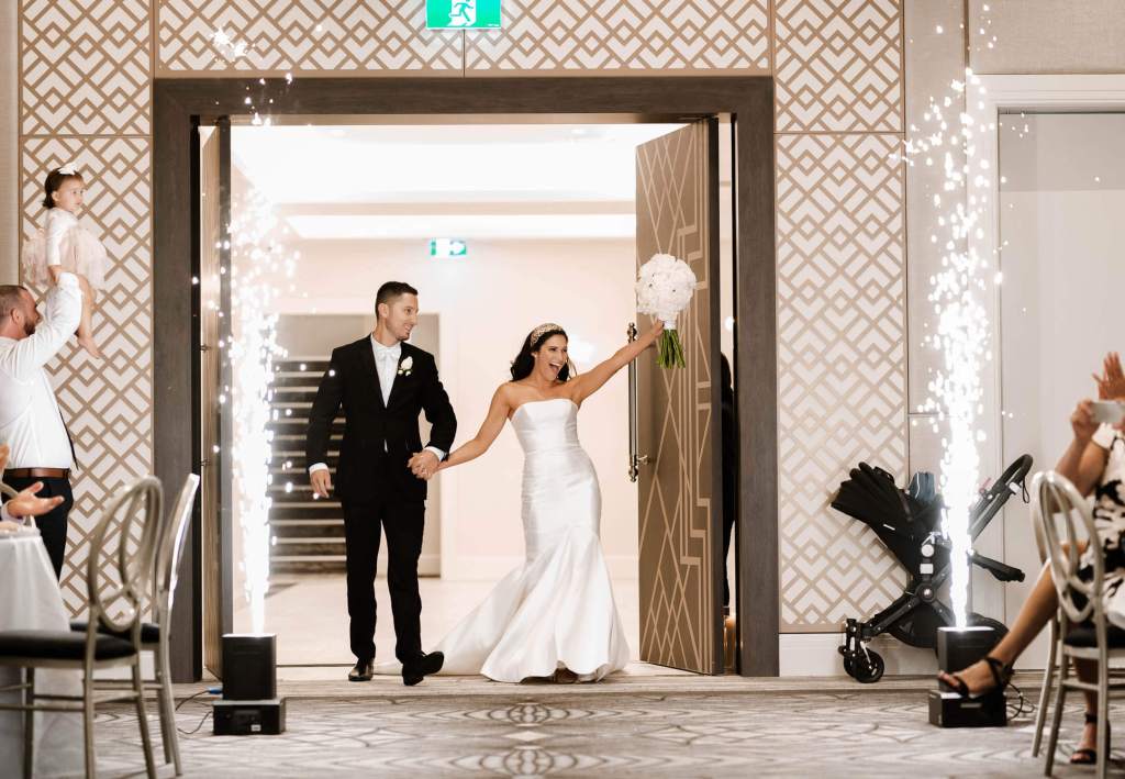 NOVELLA-ON-THE-PARK-ABBOTSBURY-SYDNEY-WEDDING-PHOTOGRAPHER-ANELLOWEDDINGS-WEDDING-ENTRANCE-IDEAS