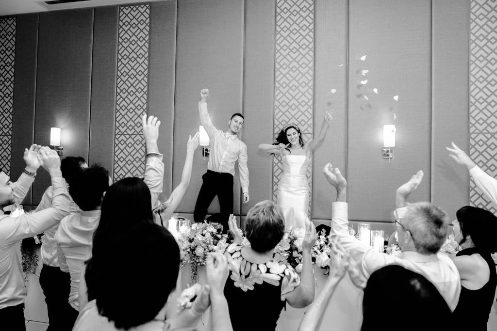 NOVELLA-ON-THE-PARK-ABBOTSBURY-SYDNEY-WEDDING-PHOTOGRAPHER-ANELLOWEDDINGS-BRIDE-AND-GROOM-TABLE-DANCING