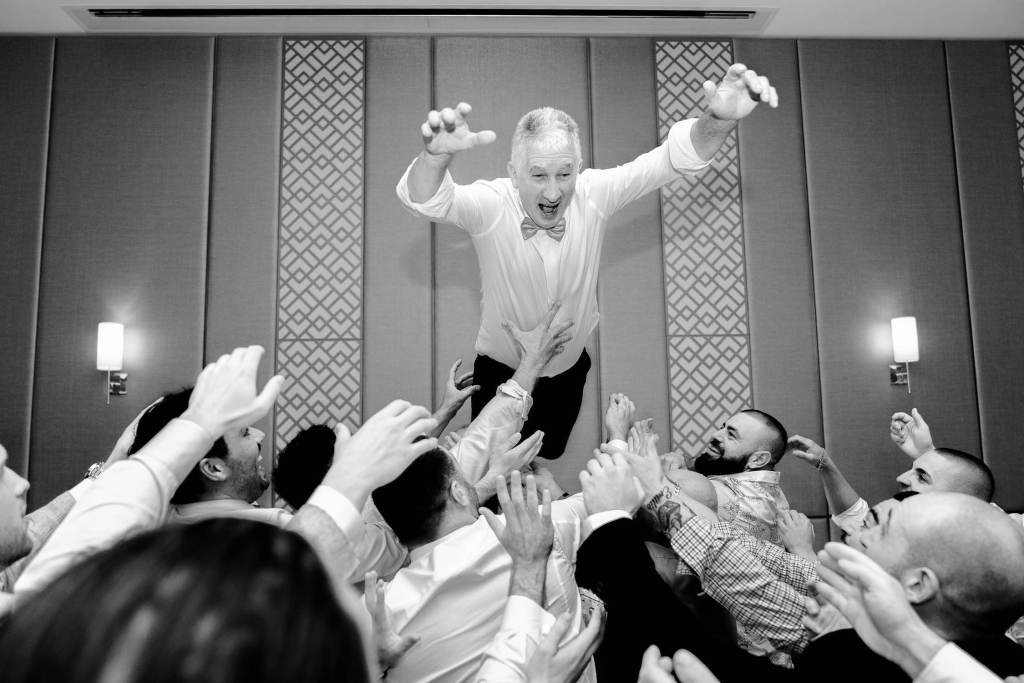 NOVELLA-ON-THE-PARK-ABBOTSBURY-SYDNEY-WEDDING-PHOTOGRAPHER-ANELLOWEDDINGS-STAGE-DIVE