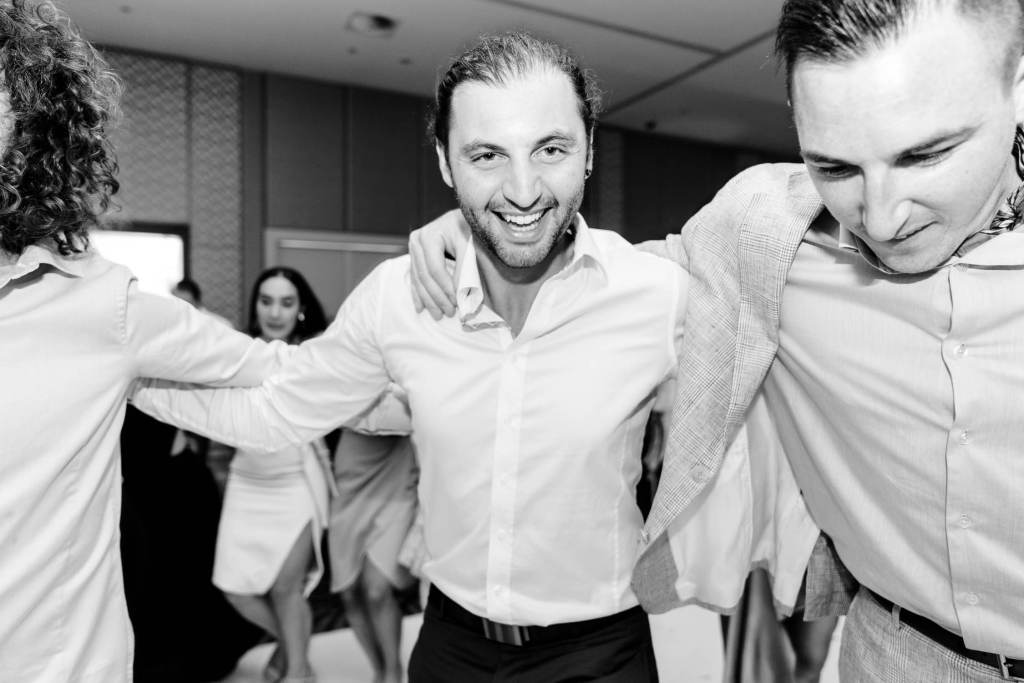 NOVELLA-ON-THE-PARK-ABBOTSBURY-SYDNEY-WEDDING-PHOTOGRAPHER-ANELLOWEDDINGS-GUESTS-DANCING