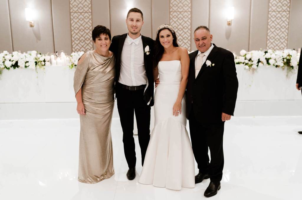 NOVELLA-ON-THE-PARK-ABBOTSBURY-SYDNEY-WEDDING-PHOTOGRAPHER-ANELLOWEDDINGS-FAMILY-PHOTOS