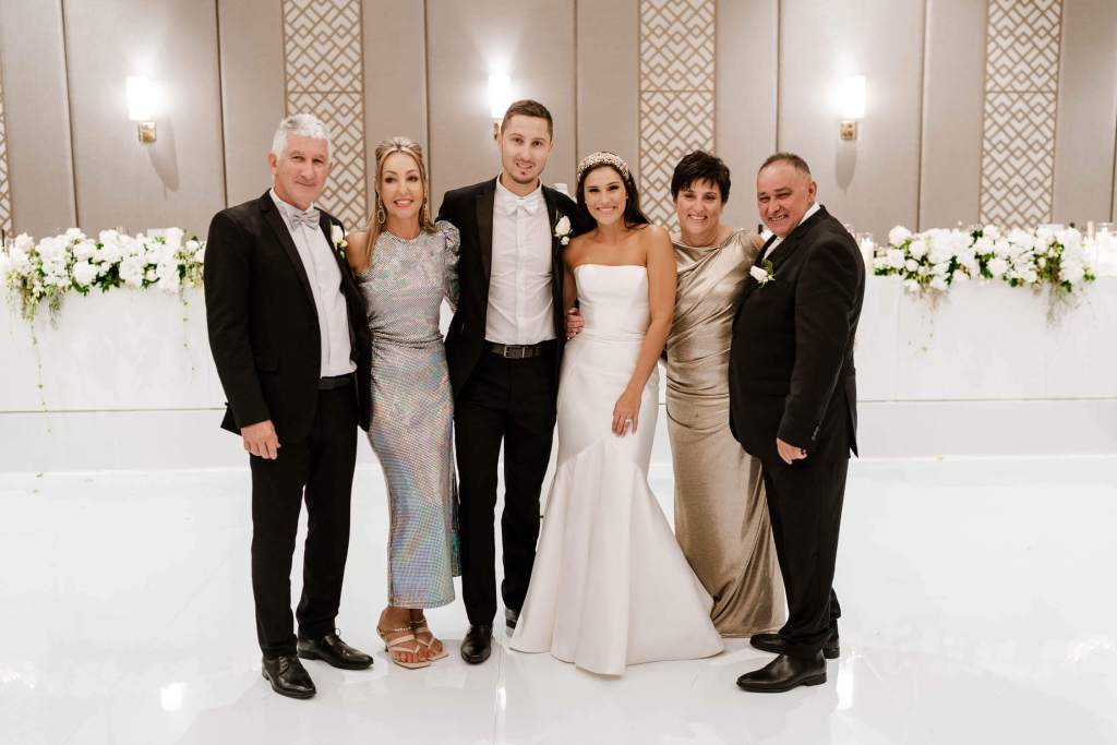 NOVELLA-ON-THE-PARK-ABBOTSBURY-SYDNEY-WEDDING-PHOTOGRAPHER-ANELLOWEDDINGS-FAMILY-PHOTOS