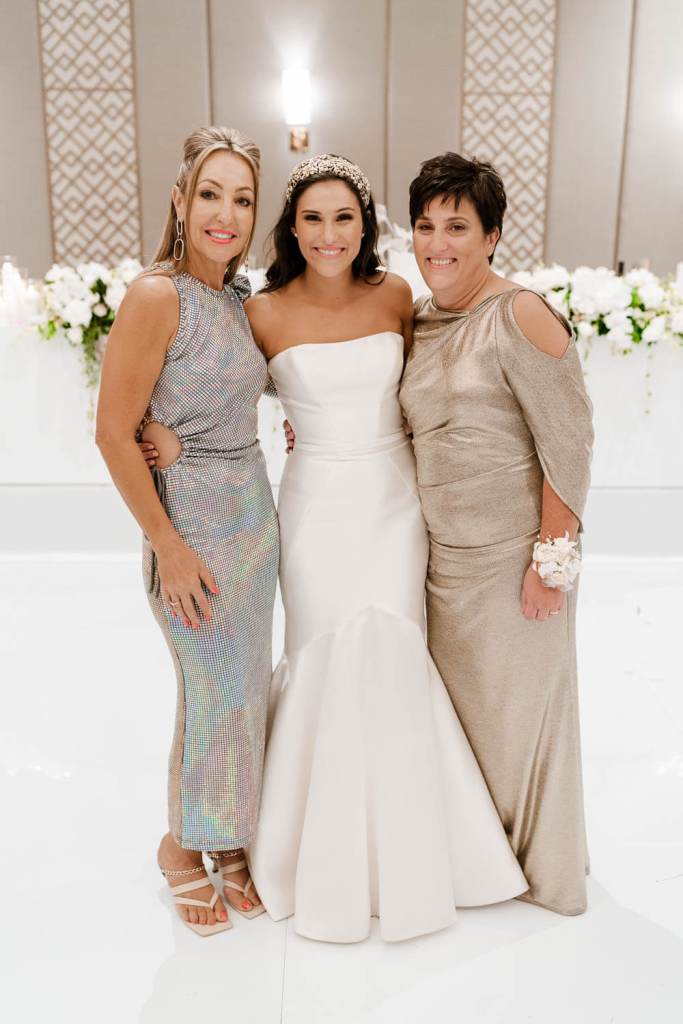 NOVELLA-ON-THE-PARK-ABBOTSBURY-SYDNEY-WEDDING-PHOTOGRAPHER-ANELLOWEDDINGS-FAMILY-PHOTOS