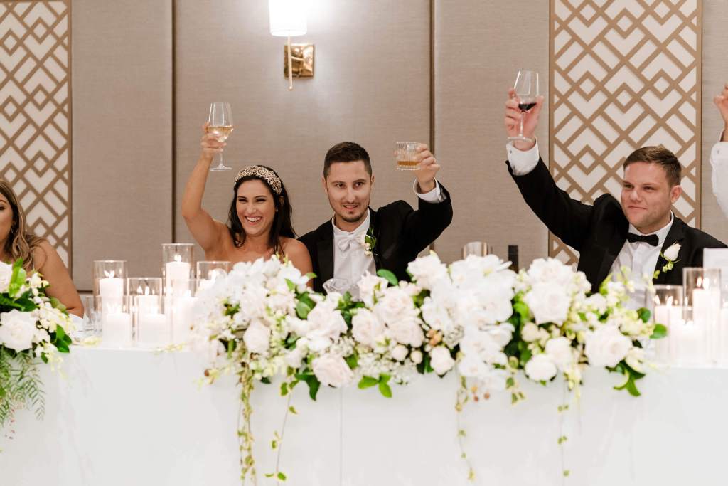 NOVELLA-ON-THE-PARK-ABBOTSBURY-SYDNEY-WEDDING-PHOTOGRAPHER-ANELLOWEDDINGS-CHEERS