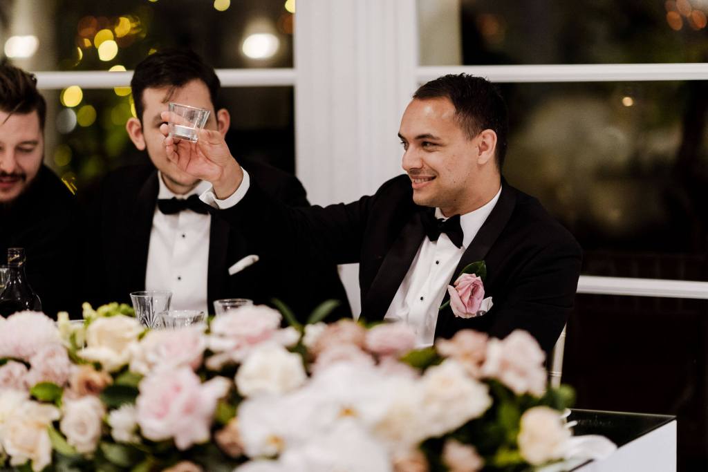OATLANDS-HOUSE-GARDEN-NAVARRA-VENUES-SYDNEY-WEDDING-PHOTOGRAPHER-ANELLOWEDDINGS-CHEERS