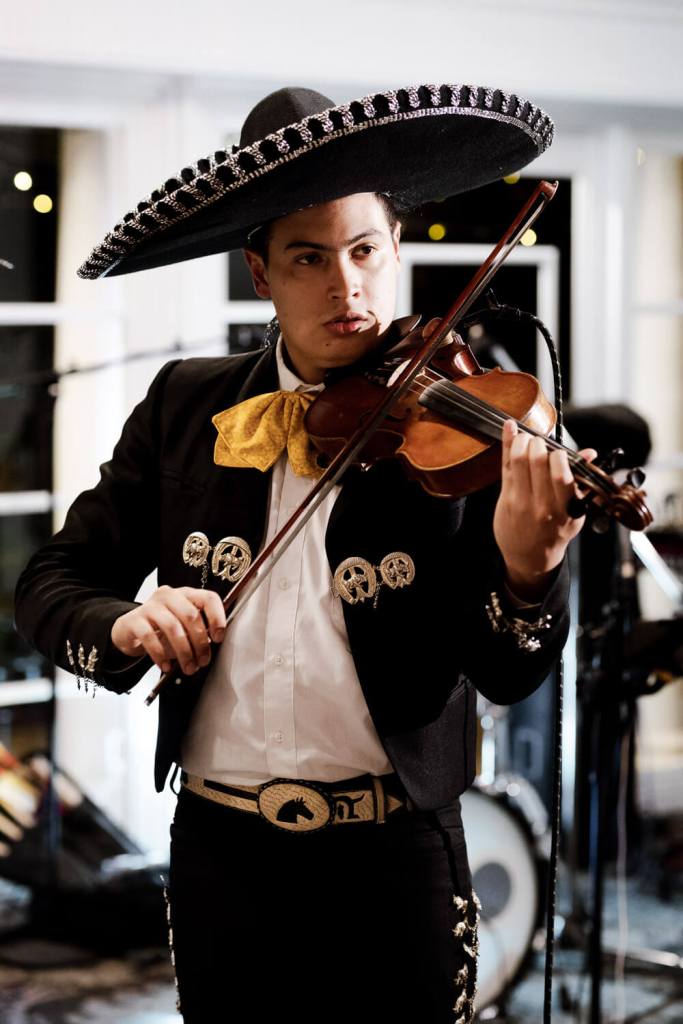 OATLANDS-HOUSE-GARDEN-NAVARRA-VENUES-SYDNEY-WEDDING-PHOTOGRAPHER-ANELLOWEDDINGS-MARIACHI-BAND-SYDNEY