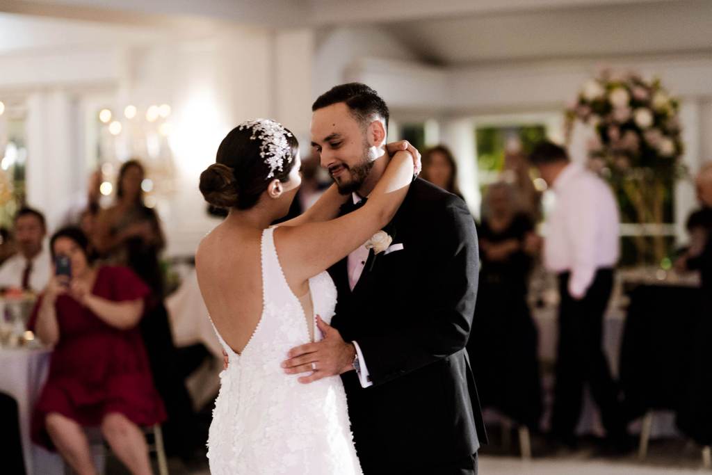 OATLANDS-HOUSE-GARDEN-NAVARRA-VENUES-SYDNEY-WEDDING-PHOTOGRAPHER-ANELLOWEDDINGS-FIRST-DANCE