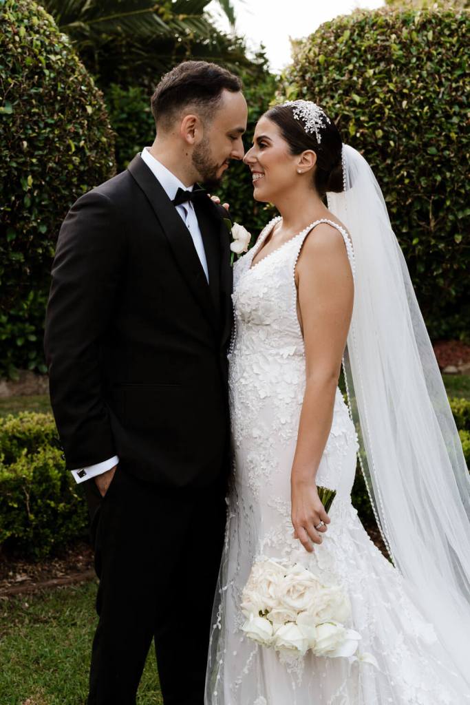 OATLANDS-HOUSE-GARDEN-NAVARRA-VENUES-SYDNEY-WEDDING-PHOTOGRAPHER-ANELLOWEDDINGS-TIMELESS-GARDEN-BRIDAL-SHOOT