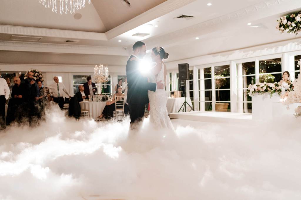 OATLANDS-HOUSE-GARDEN-NAVARRA-VENUES-SYDNEY-WEDDING-PHOTOGRAPHER-ANELLOWEDDINGS-ICE-FIRST-DANCE