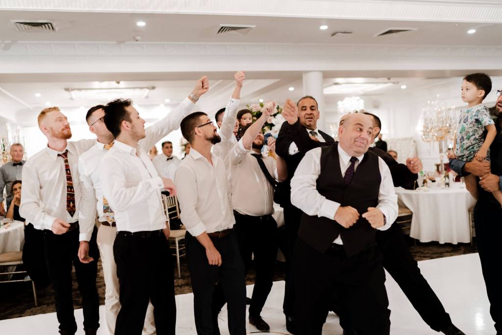 OATLANDS-HOUSE-GARDEN-NAVARRA-VENUES-SYDNEY-WEDDING-PHOTOGRAPHER-ANELLOWEDDINGS-SYDNEY-GARTER-THROW