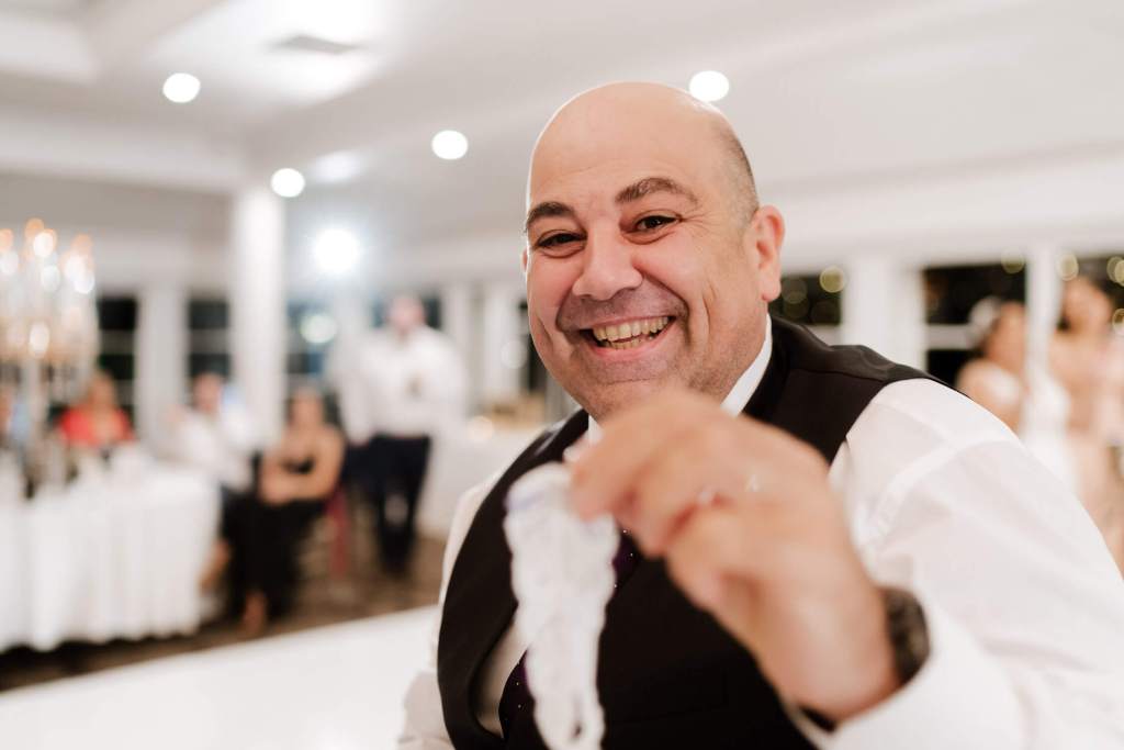 OATLANDS-HOUSE-GARDEN-NAVARRA-VENUES-SYDNEY-WEDDING-PHOTOGRAPHER-ANELLOWEDDINGS-SYDNEY-GARTER-THROW