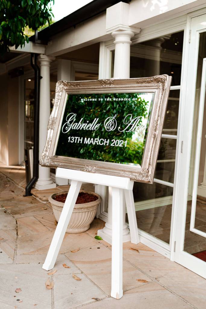 OATLANDS-HOUSE-GARDEN-NAVARRA-VENUES-SYDNEY-WEDDING-PHOTOGRAPHER-ANELLOWEDDINGS-TIMELESS-GARDEN-BRIDAL-CALLIGRAPHY-MIRROR-ENTRANCE-SIGNS