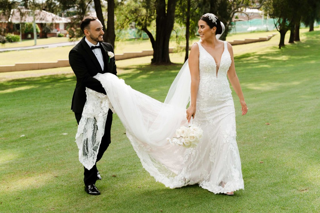 OATLANDS-HOUSE-NAVARRA-VENUES--SYDNEY-WEDDING-PHOTOGRAPHER-ANELLOWEDDINGS-GOLF-COURSE