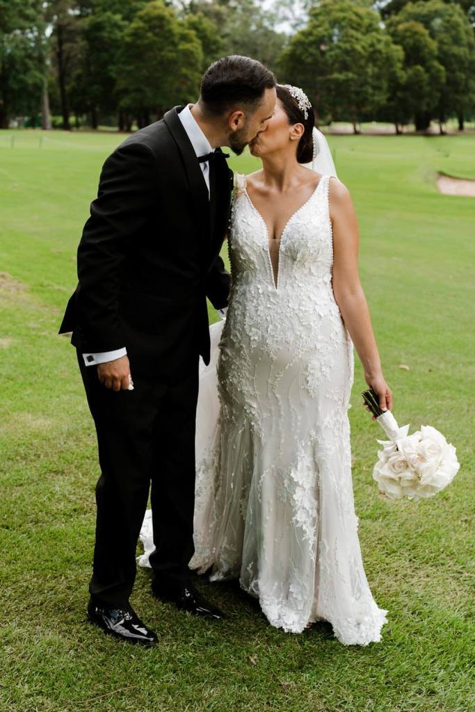 OATLANDS-HOUSE-NAVARRA-VENUES--SYDNEY-WEDDING-PHOTOGRAPHER-ANELLOWEDDINGS-GOLF-COURSE