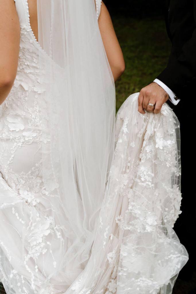 OATLANDS-HOUSE-NAVARRA-VENUES--SYDNEY-WEDDING-PHOTOGRAPHER-ANELLOWEDDINGS-DRESS