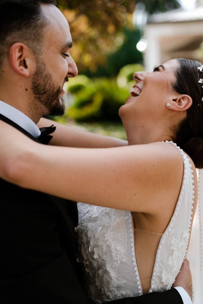 OATLANDS-HOUSE-NAVARRA-VENUES--SYDNEY-WEDDING-PHOTOGRAPHER-ANELLOWEDDINGS-LAUGHING