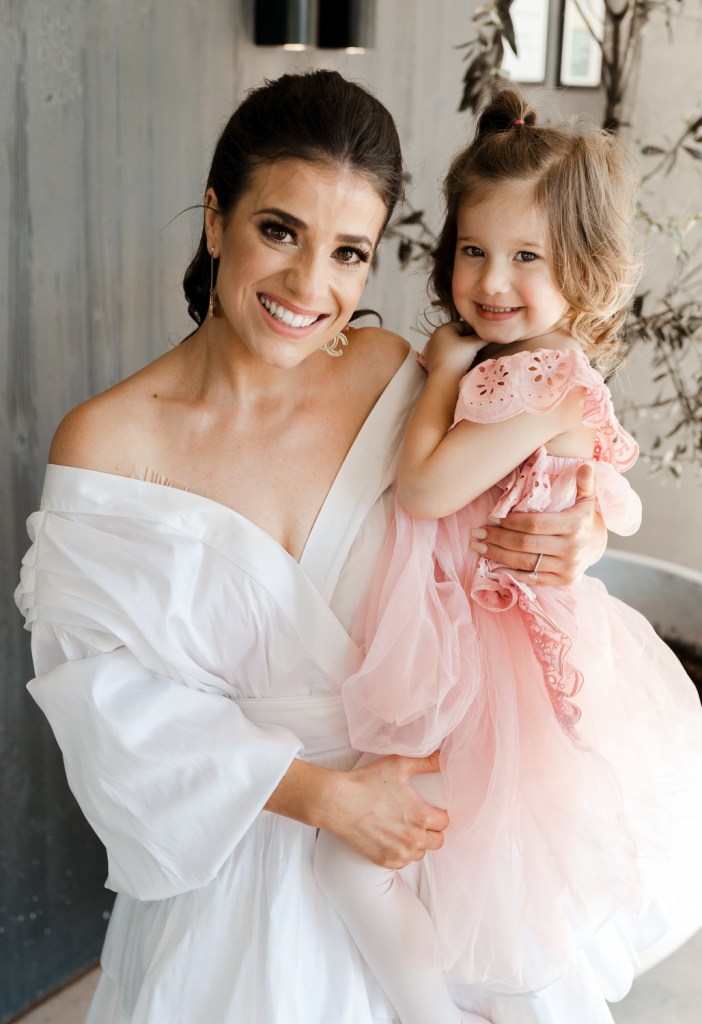 PECA-RESTARAUNT-GLEDSWOOD-HILLS-ENGAGEMENT-LOCATION-ANELLOWEDDINGS-PECA-RESTARAUNT-GLEDSWOOD-HILLS-ENGAGEMENT-LOCATION-ANELLOWEDDINGS-BRIDESMAIDS-PAGE-GIRL