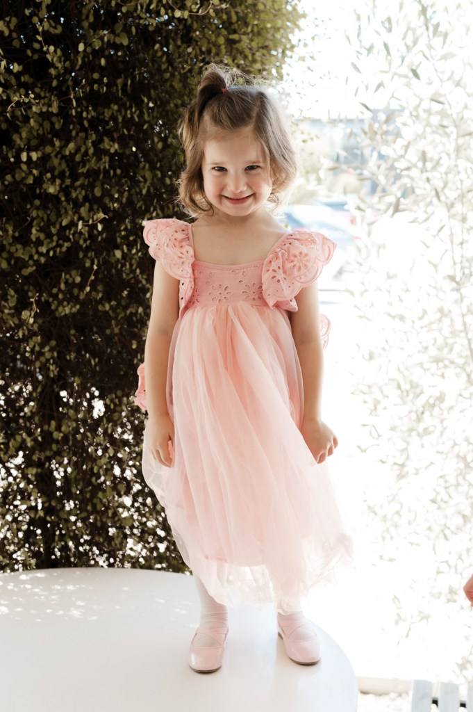 PECA-RESTARAUNT-GLEDSWOOD-HILLS-ENGAGEMENT-LOCATION-ANELLOWEDDINGS-PECA-RESTARAUNT-GLEDSWOOD-HILLS-ENGAGEMENT-LOCATION-ANELLOWEDDINGS-PAGE-GIRL